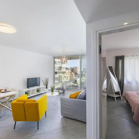 Imagine You And Your Family Renting This Holiday Apartment In Prime Location, Limassol Apartment 1000 Villa