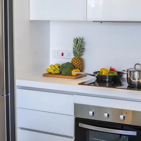 Imagine You And Your Family Renting This Holiday Apartment In Prime Location, Limassol Apartment 1000