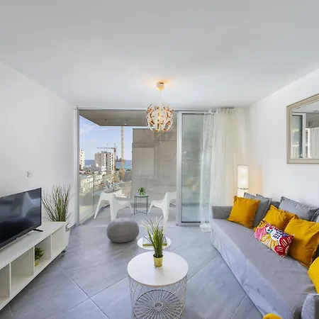 Imagine You And Your Family Renting This Holiday Apartment In Prime Location, Limassol Apartment 1000