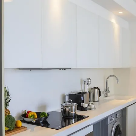 Imagine You And Your Family Renting This Holiday Apartment In Prime Location, Limassol Apartment 1000 *